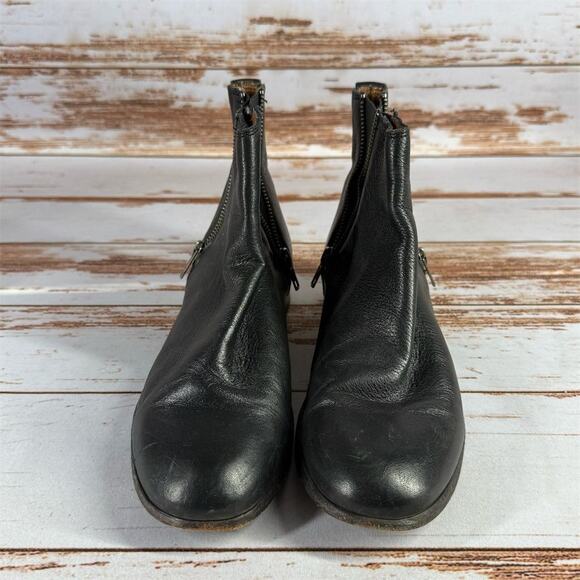 Frye Carly Chelsea Women's Black Leather Ankle Boots Size 8.5 - Picture 5 of 9